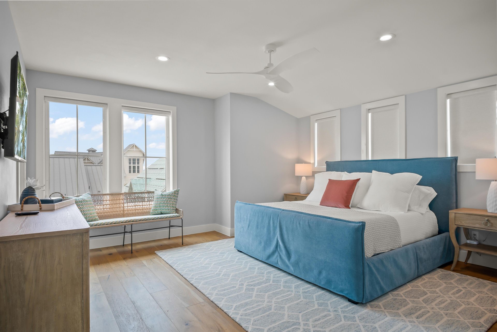 King Bedroom, 3rd Floor