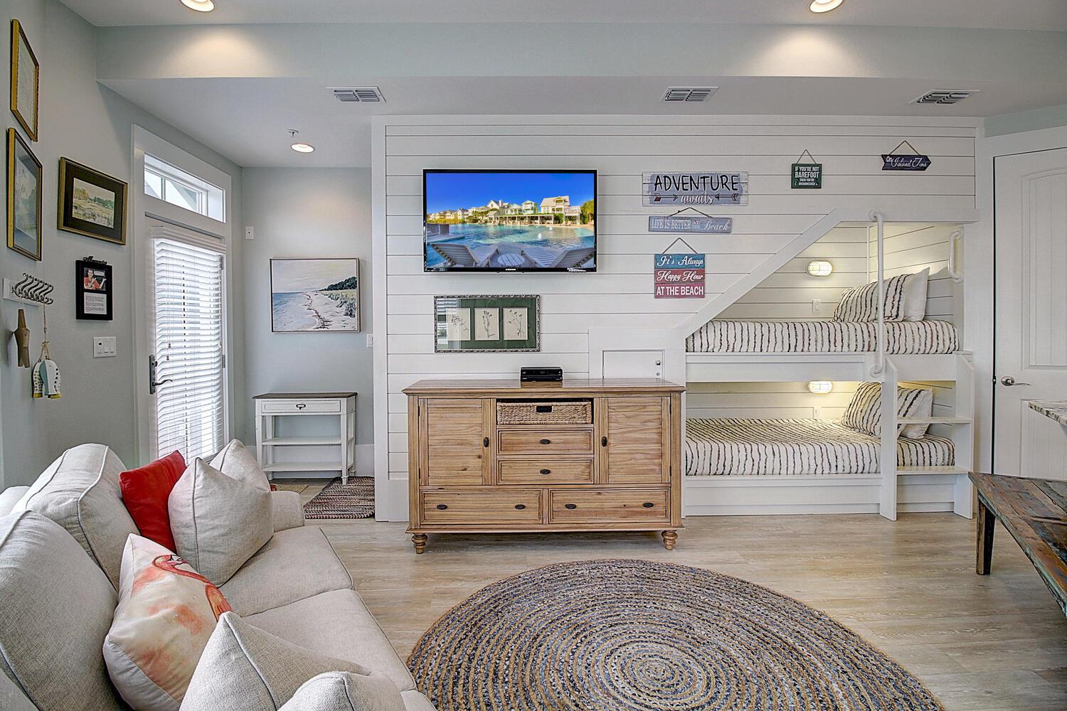 1st Floor, Living Room