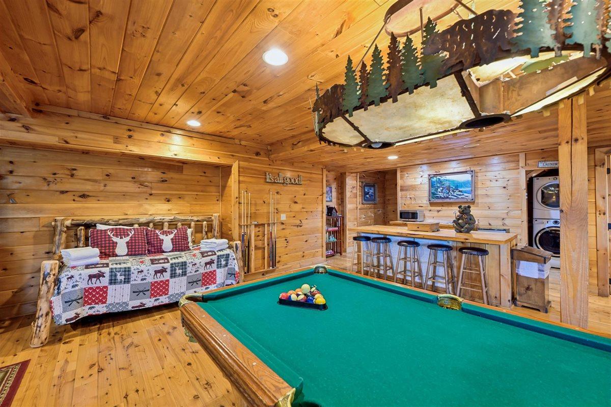 083Recreation Room