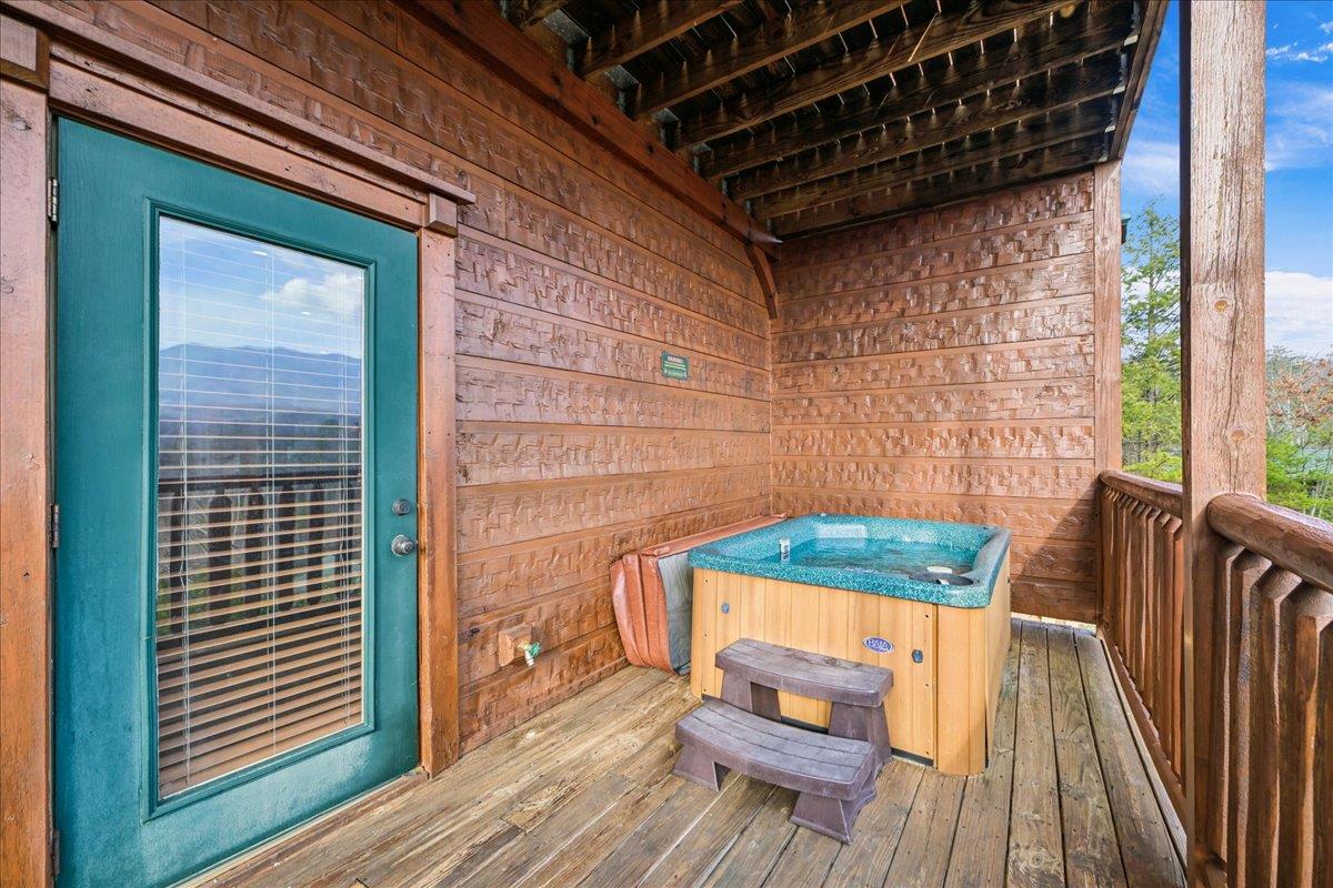 31Hot Tub