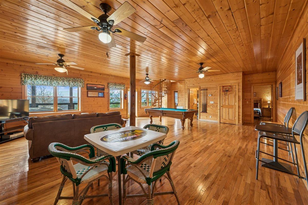 067Recreation Room