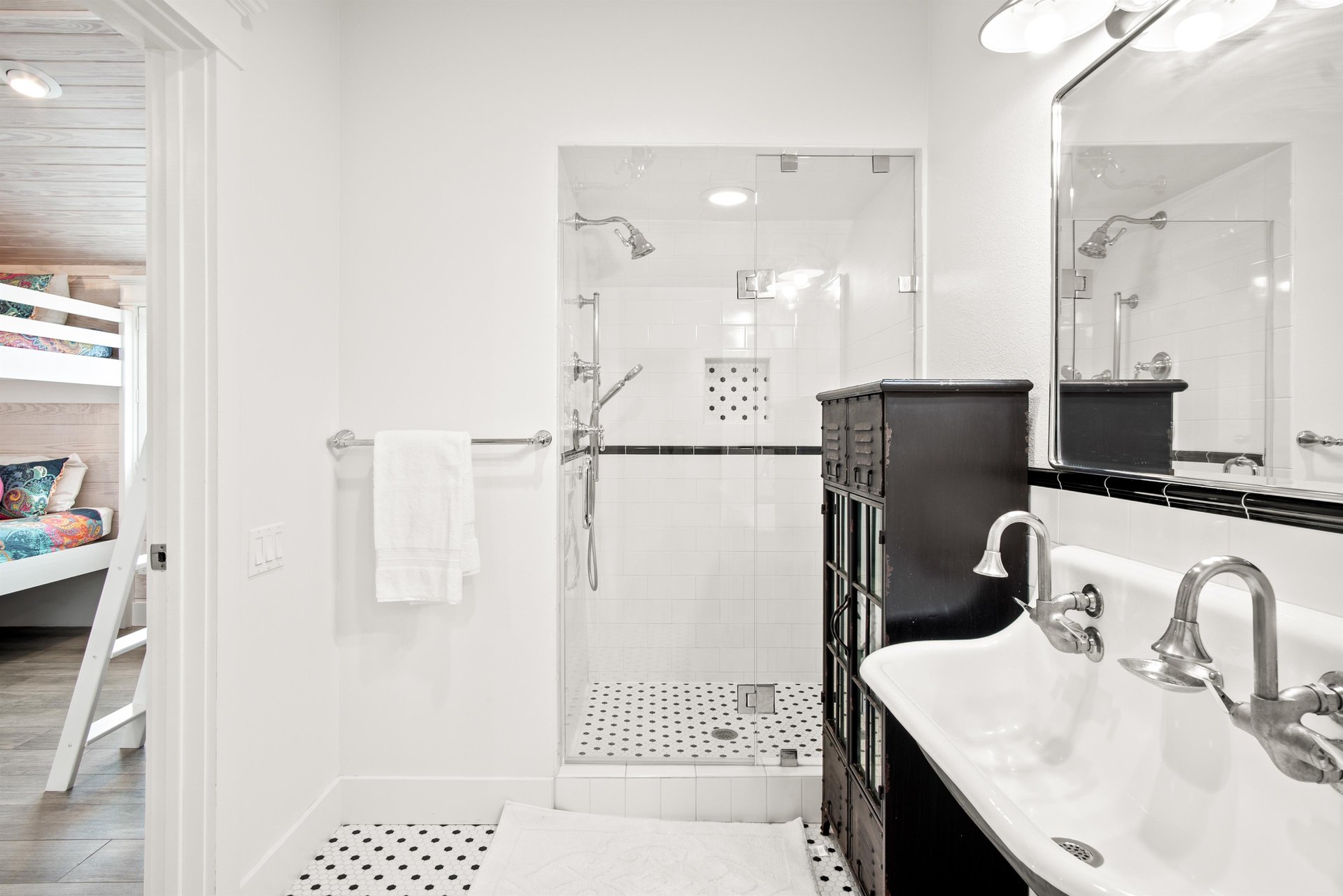 Bunk Bathroom, 3rd Floor