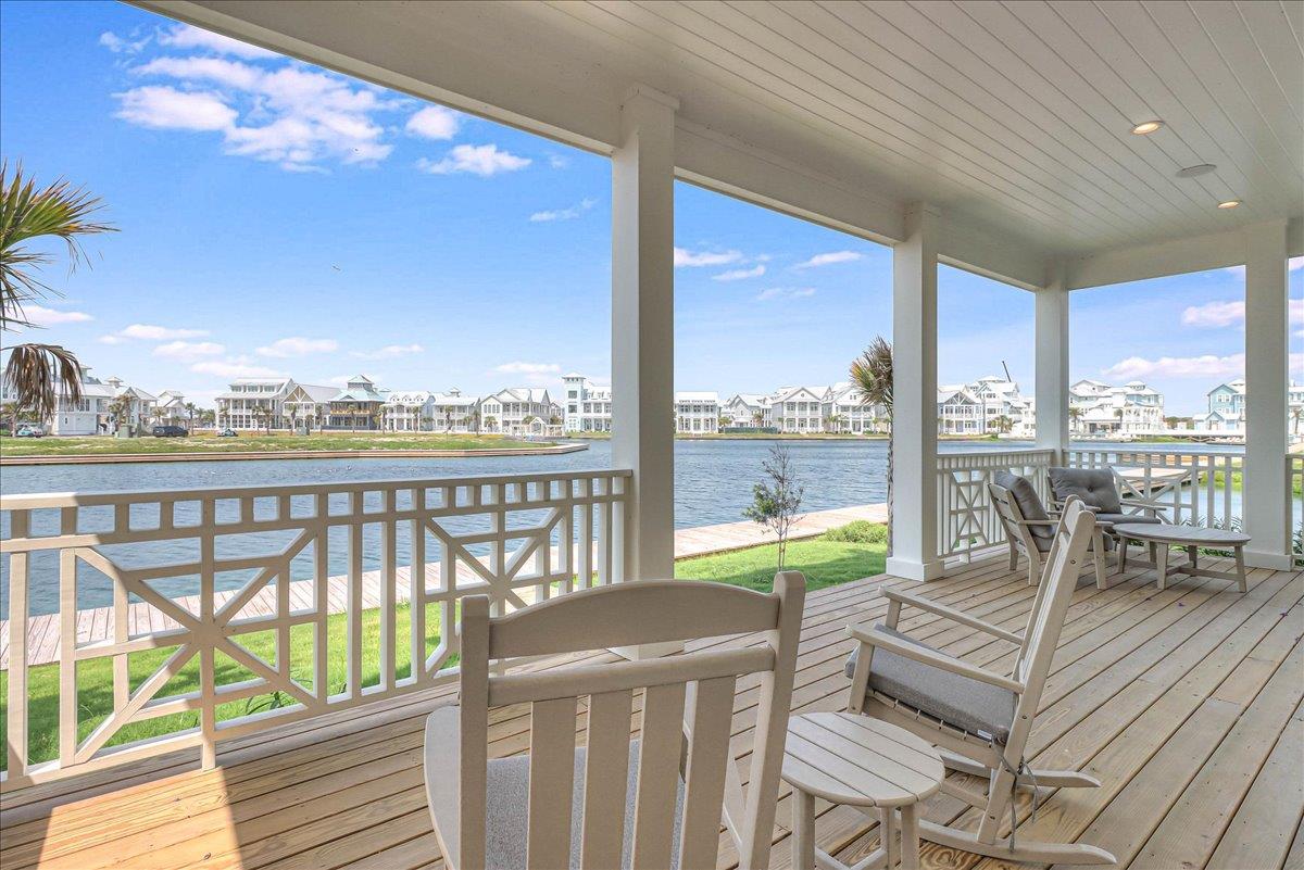 Lakeside Porch, 1st Floor