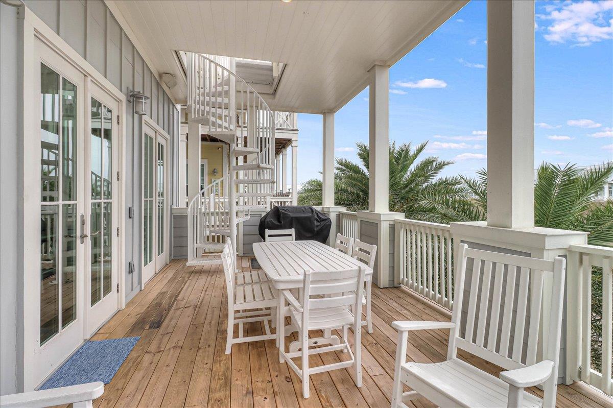 Front Balcony Dining, 2nd Floor