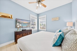 1st Floor, King Bedroom