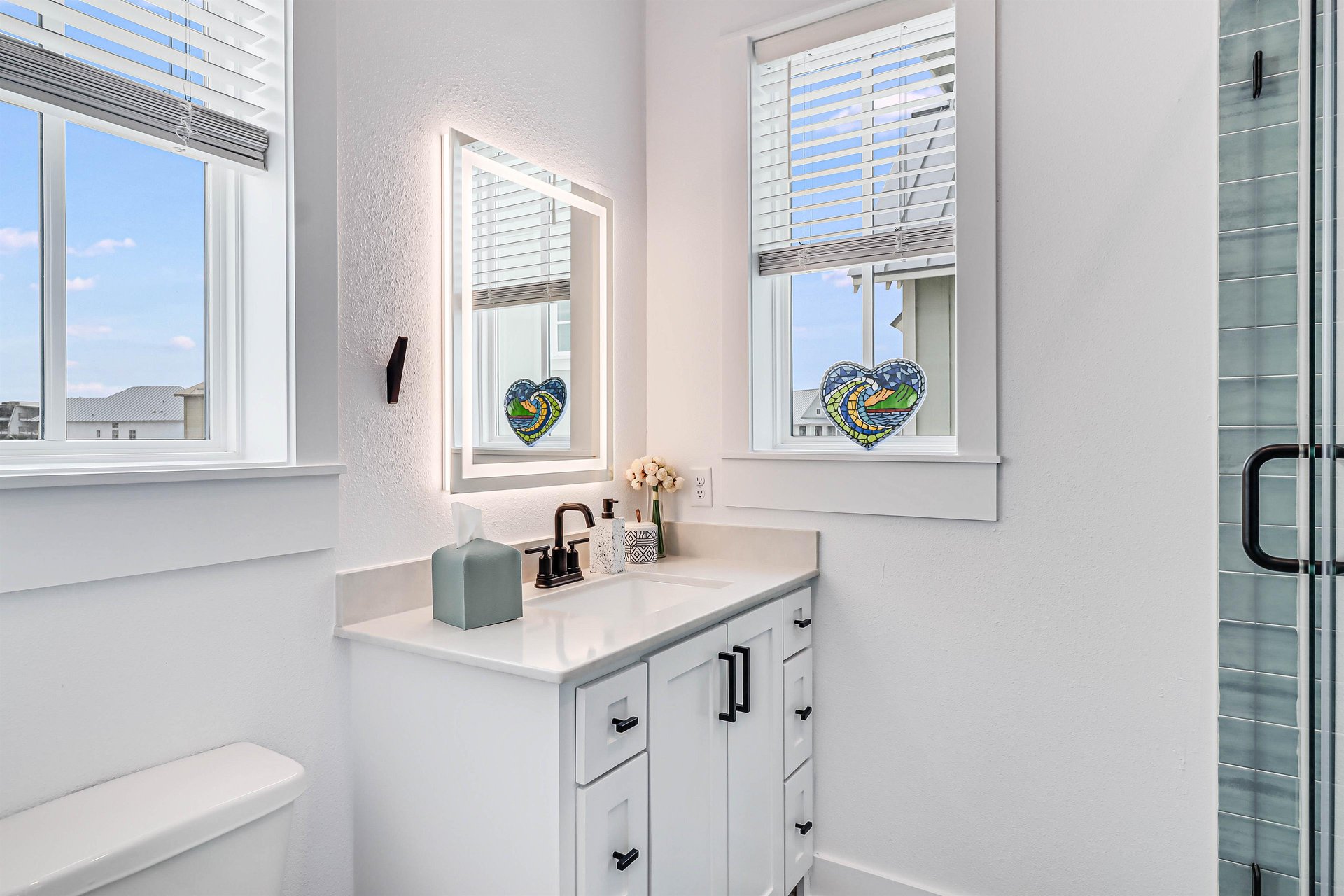 Hall Bathroom, 2nd Floor