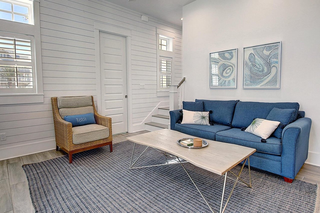 1st Floor Living Area