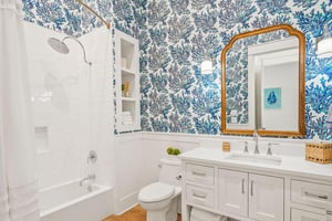 Fourth King Bathroom, 2nd Floor