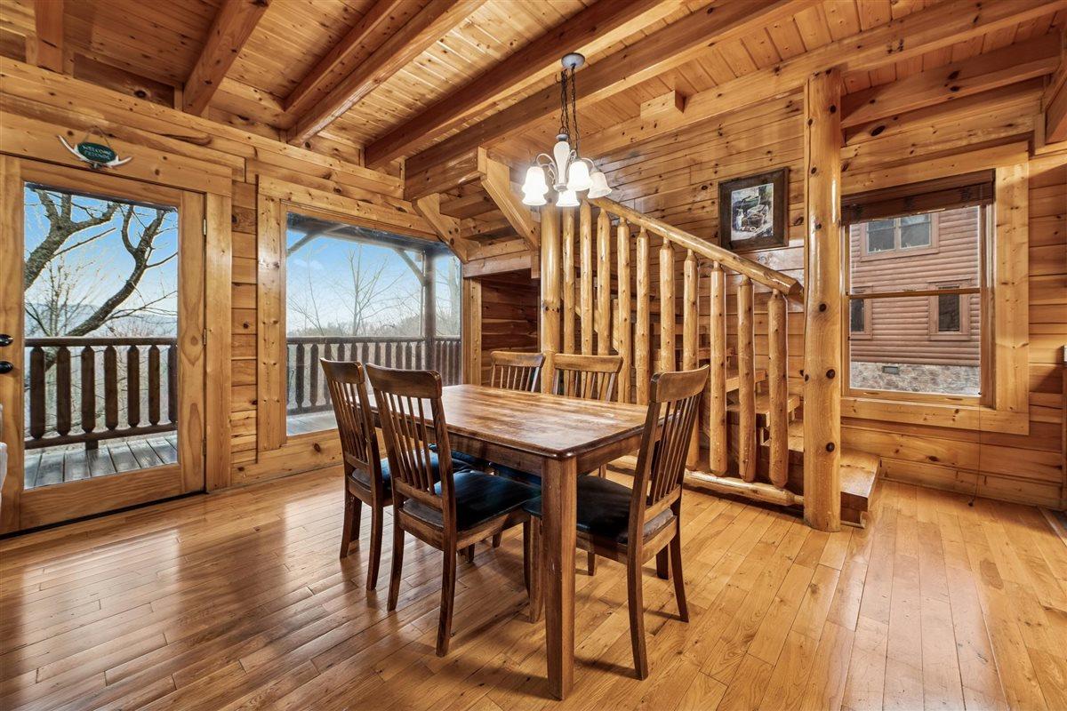 23Dining Room