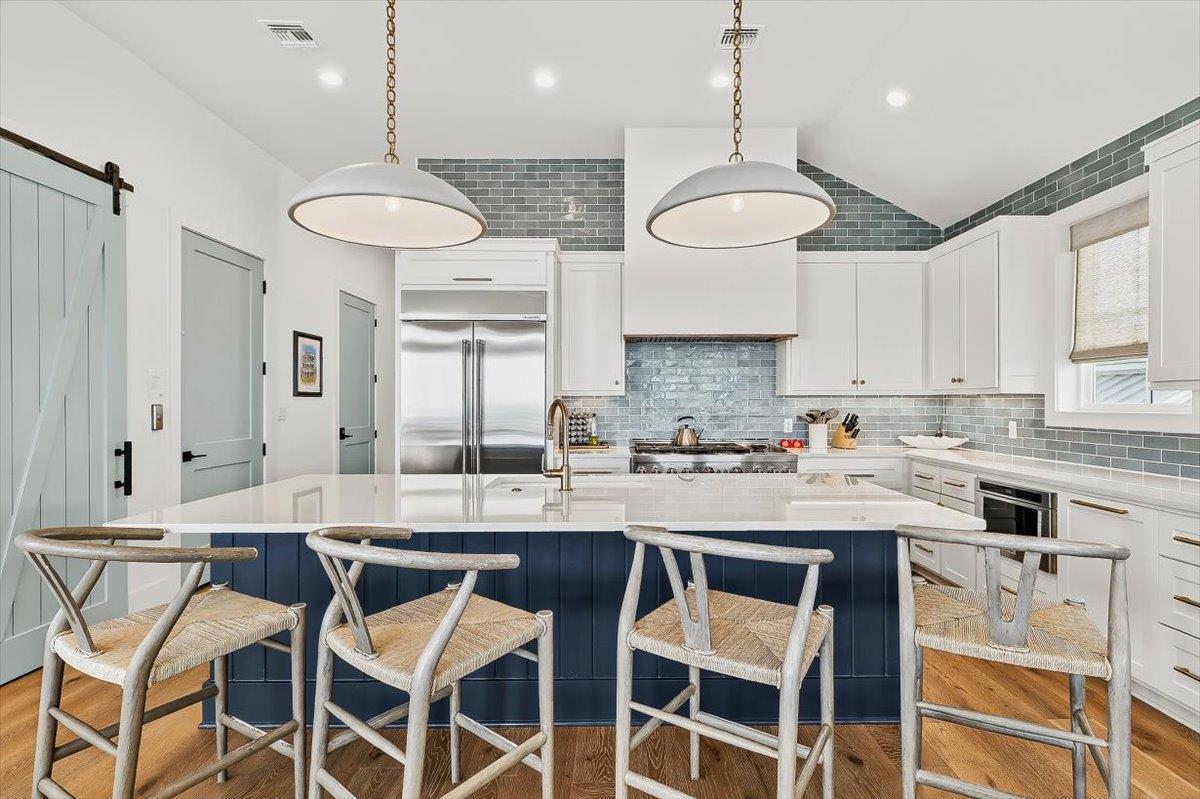 3rd Floor, Kitchen