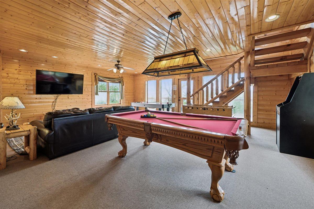 Game room Downstairs