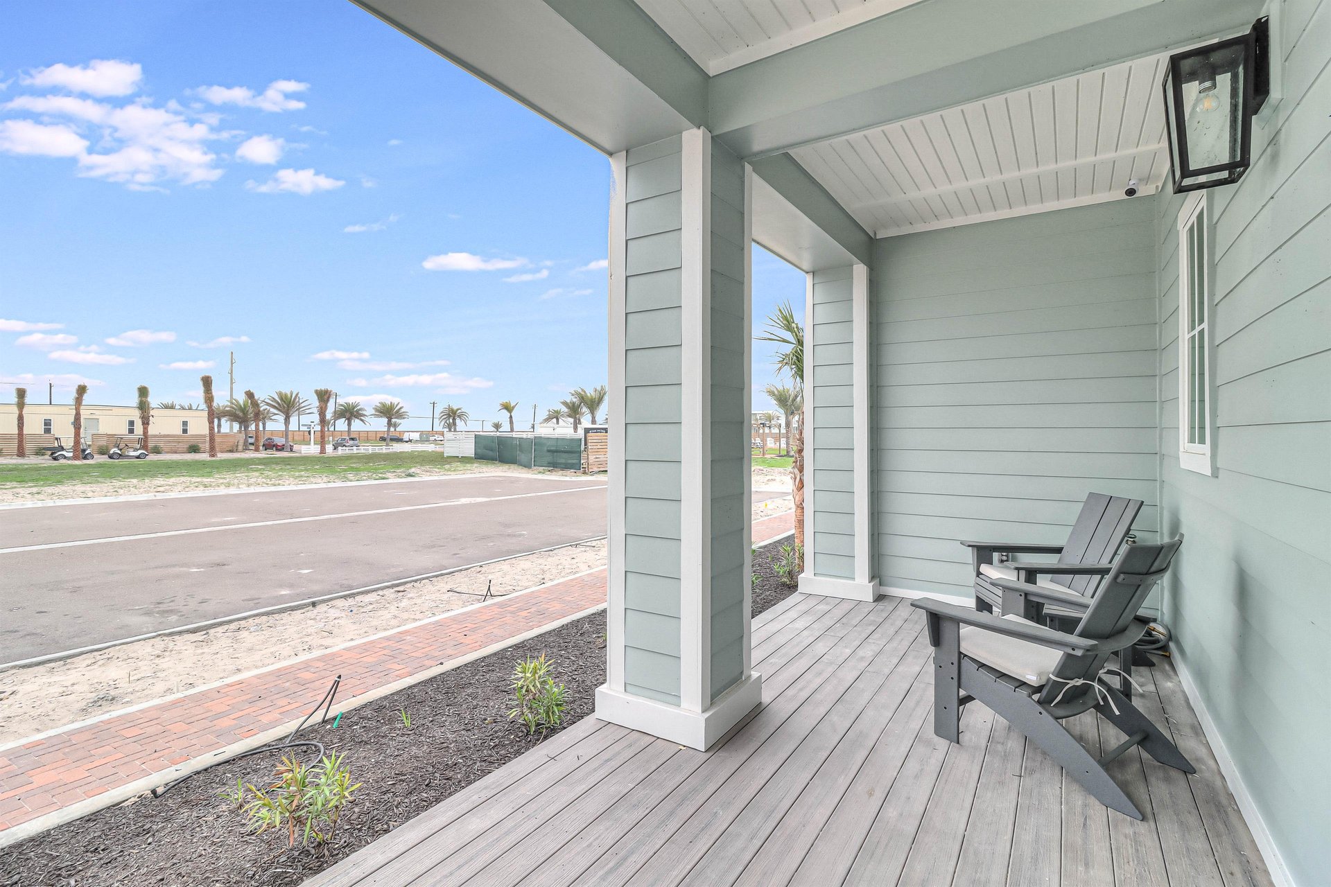 Fourth King Side Patio, 1st Floor