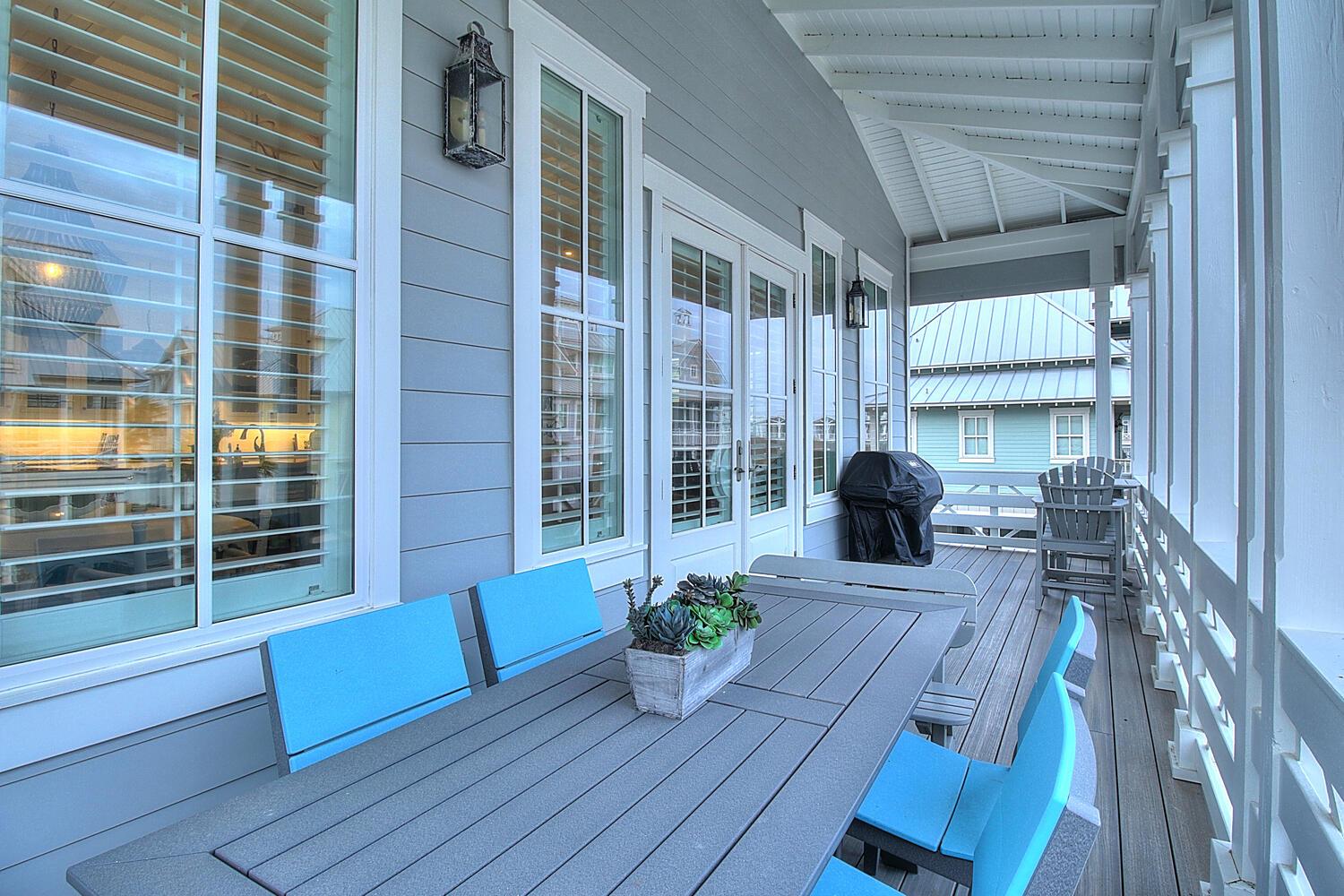 2nd Floor Deck with Dining