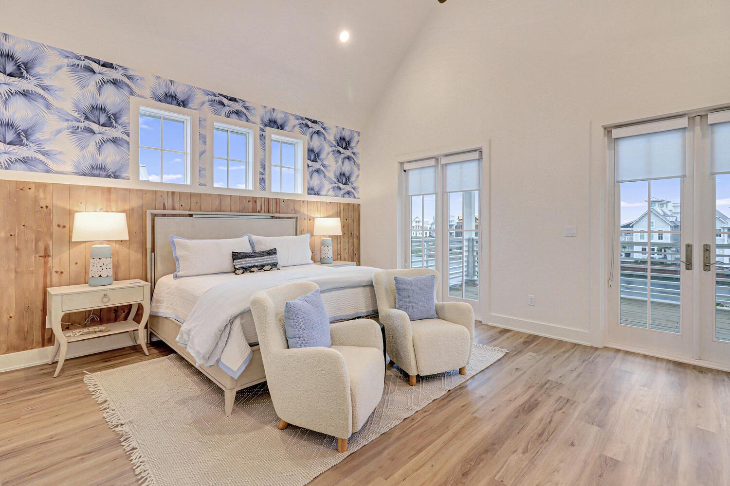 Plush Lakeside King Suite, 2nd Floor