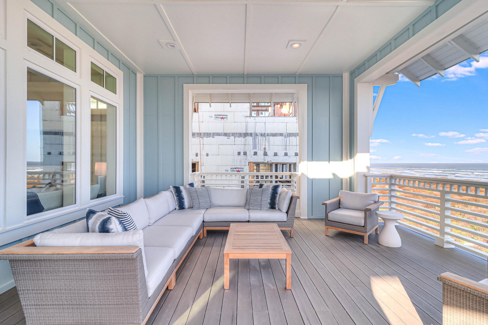 Expansive Gulf View Lounging, 3rd Floor