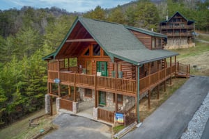 Hibernation Station, a 3bedroom cabin rental located in Pigeon Forge