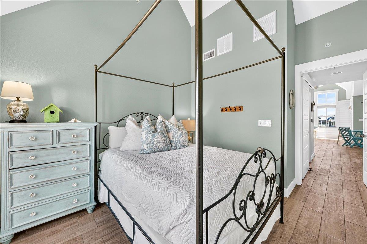 2nd Queen Bedroom, 2nd Floor