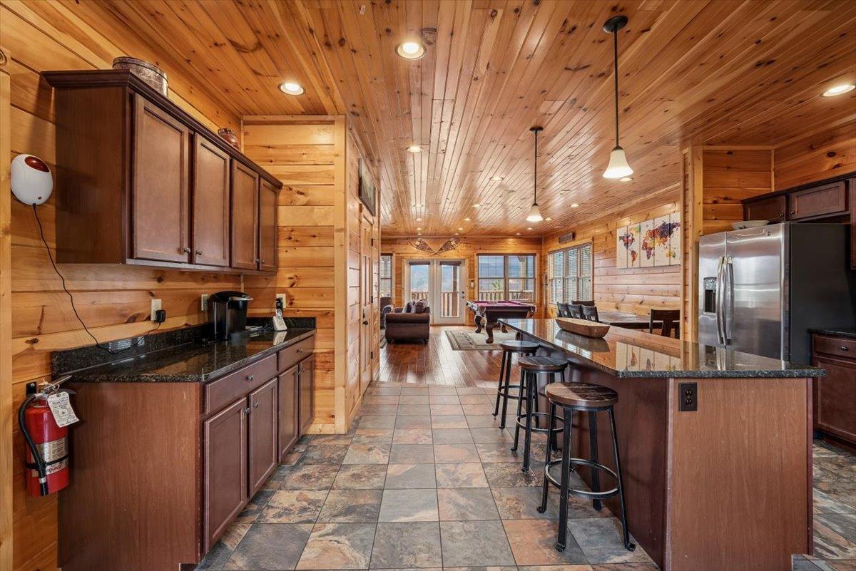 05Kitchen