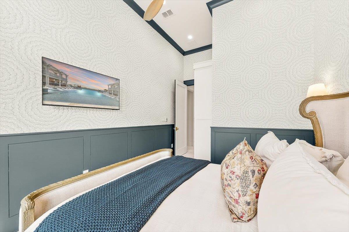 Second Queen Bedroom, 1st Floor