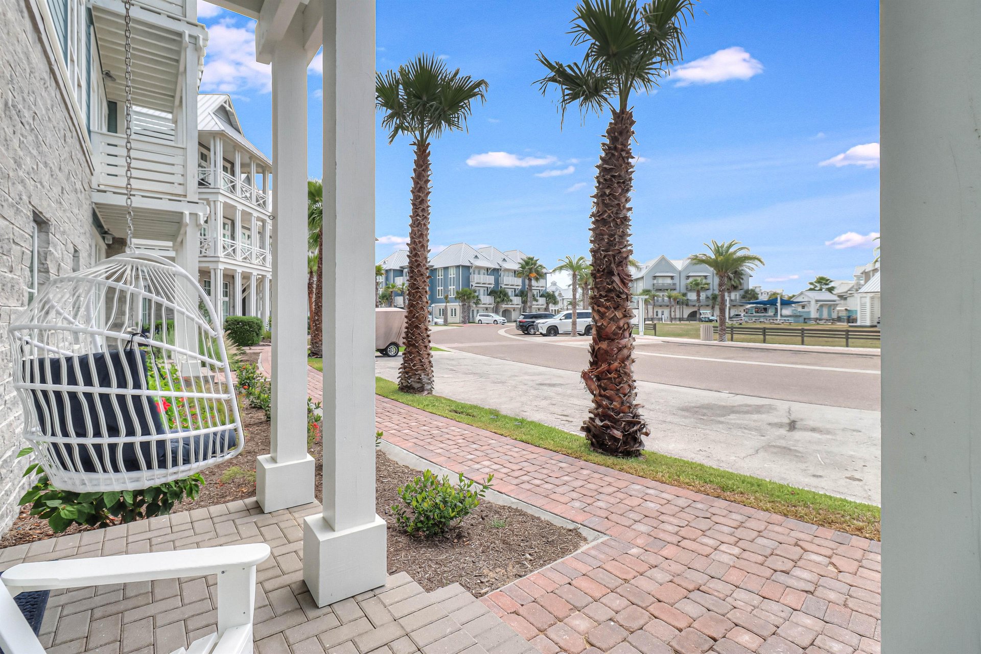 Entry Patio, 1st Floor