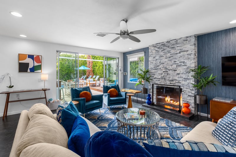 Gorgeous spacious interior with fireplace