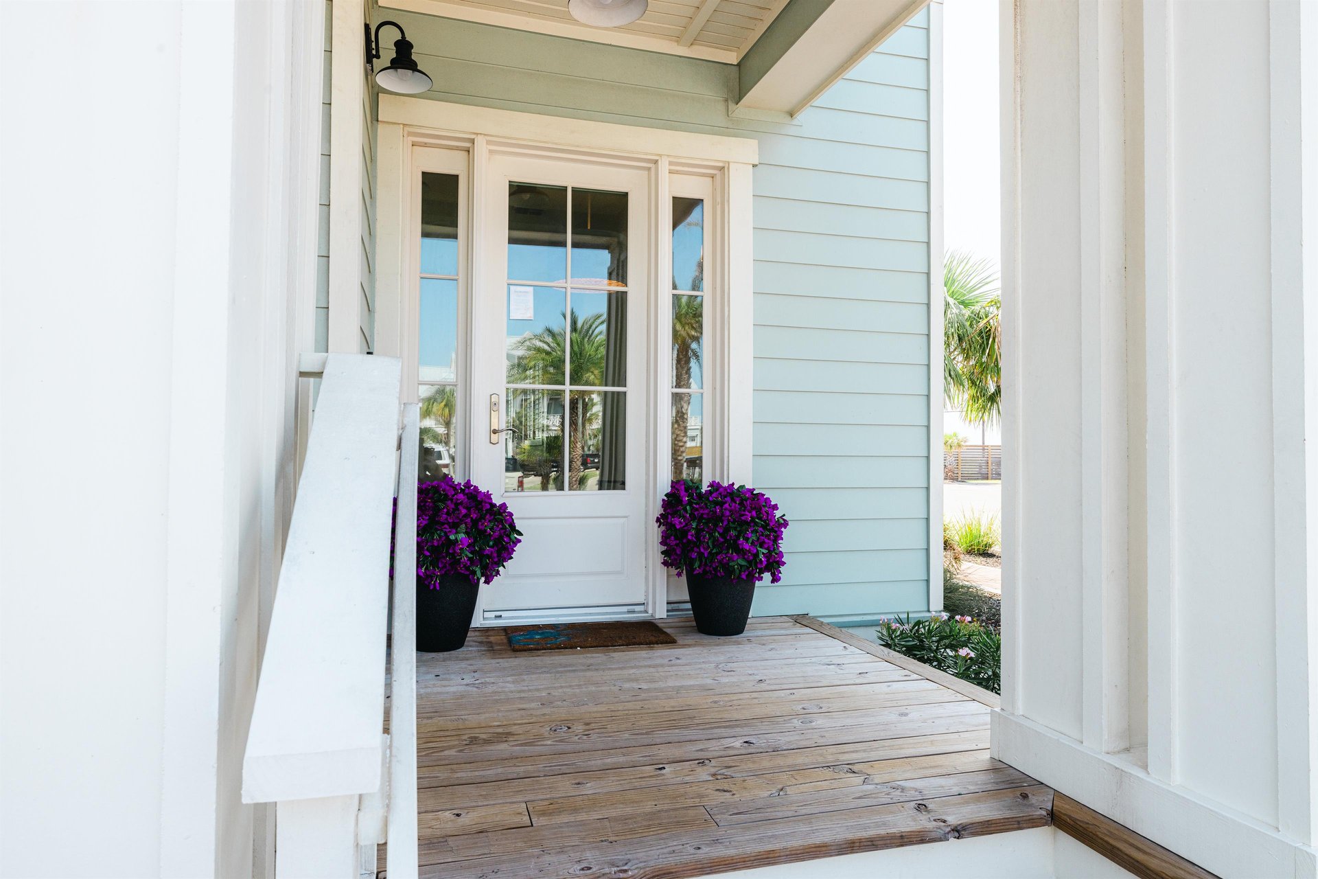 1st Floor, Front Porch