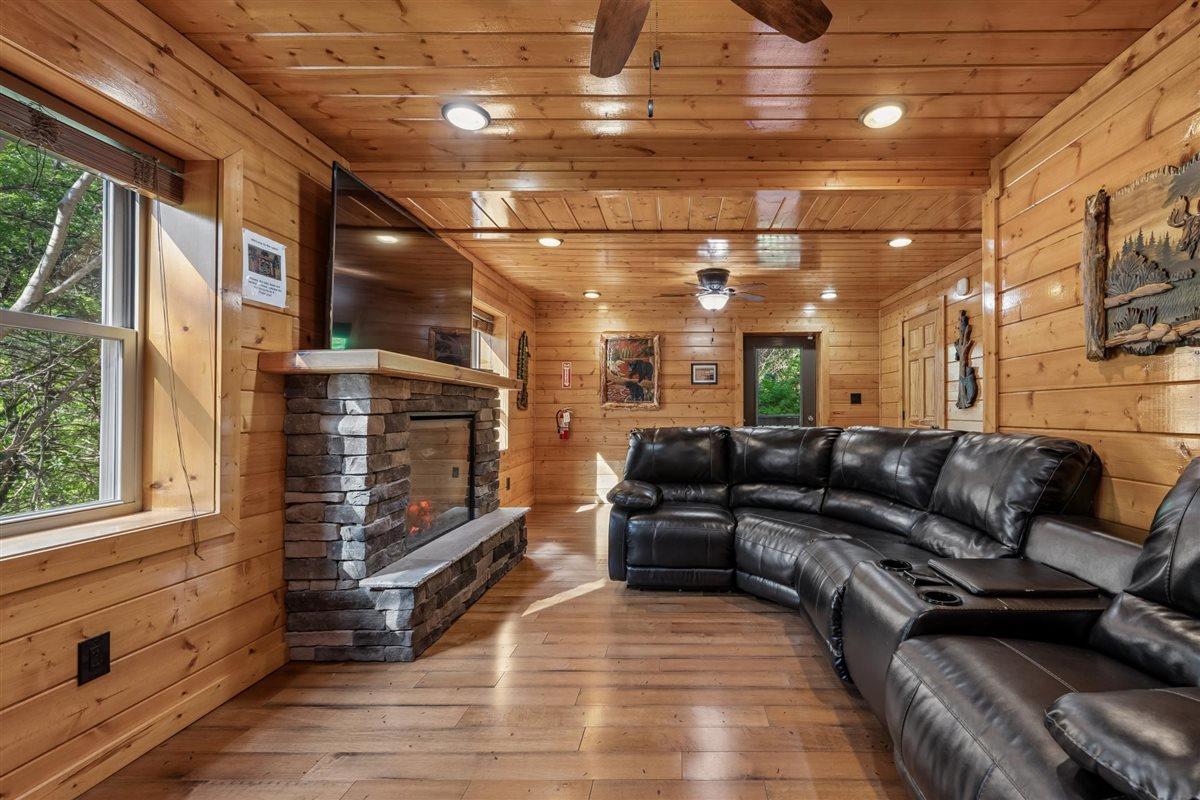 05Family Room