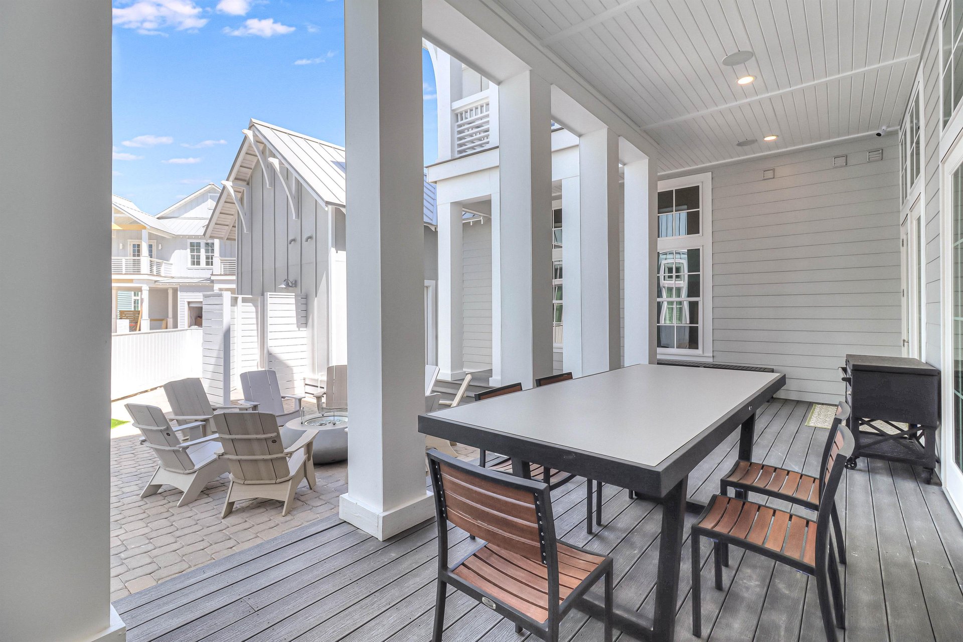 Picnic Table, 1st Floor