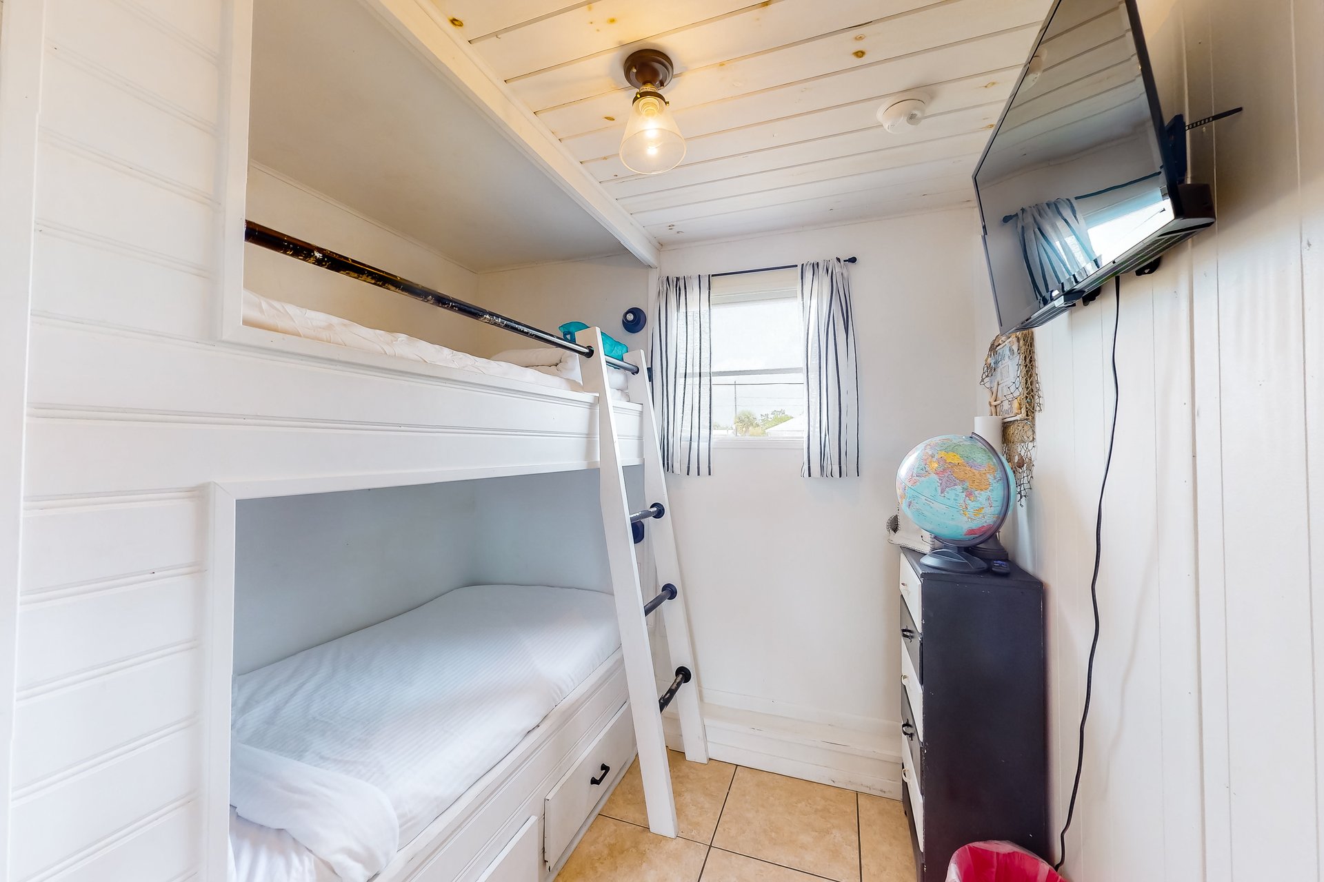 3rd Street Beach Retreat 17