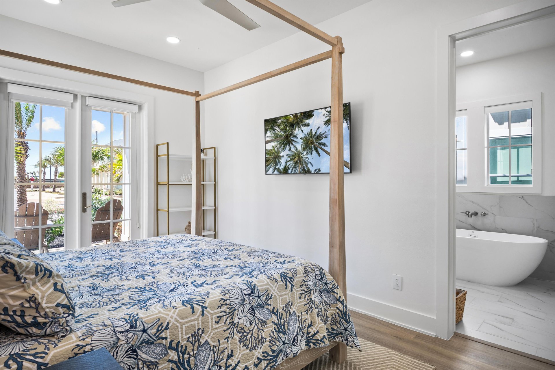 King Bedroom, 1st Floor