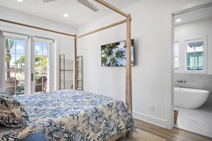 King Bedroom, 1st Floor