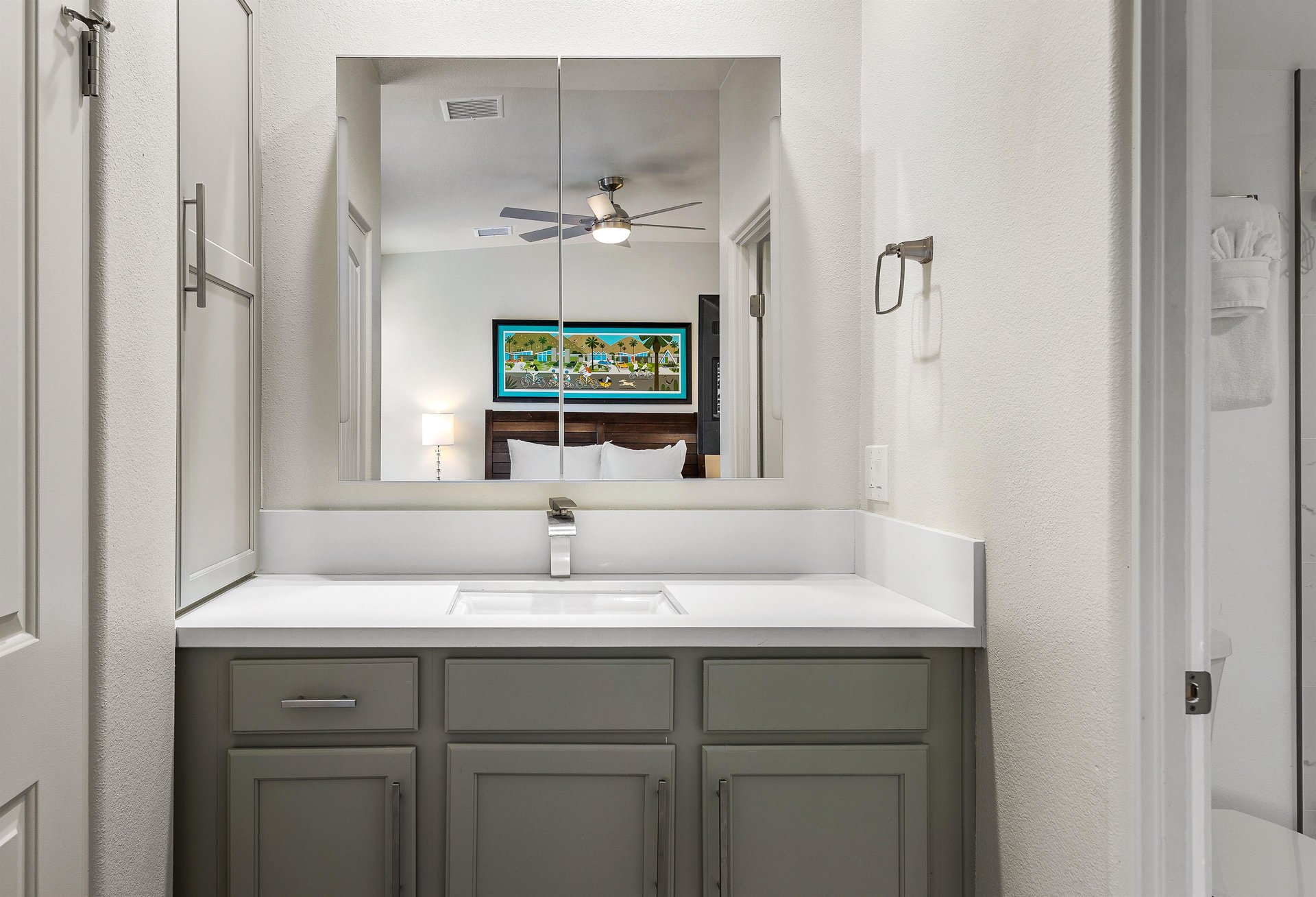 Ensuite guest bath