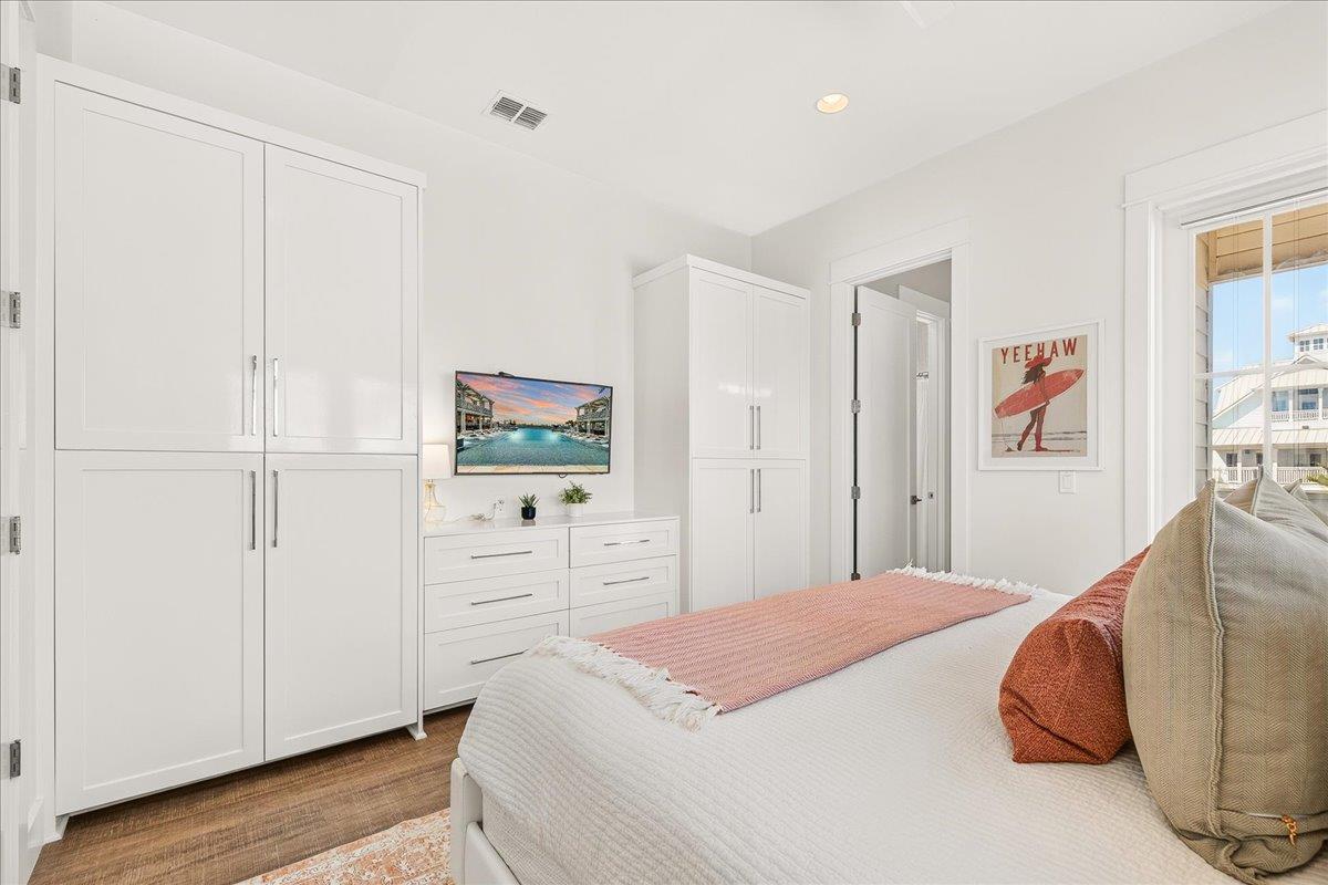 King Bedroom, 2nd Floor