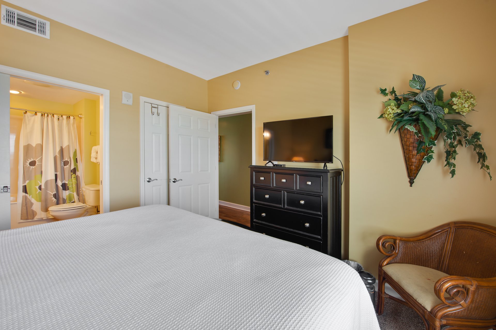 Splash Resort 1404W 11