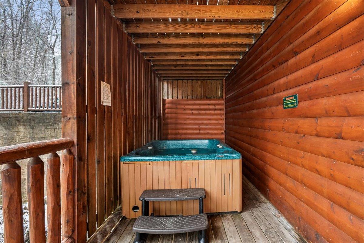47Hot Tub