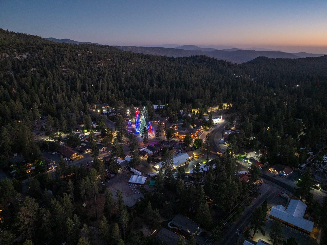 Nearby restaurants, shopping, and more