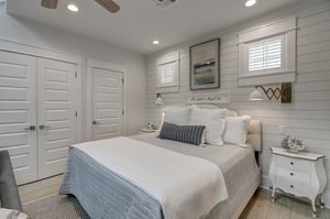 1st Floor, King Bedroom Area