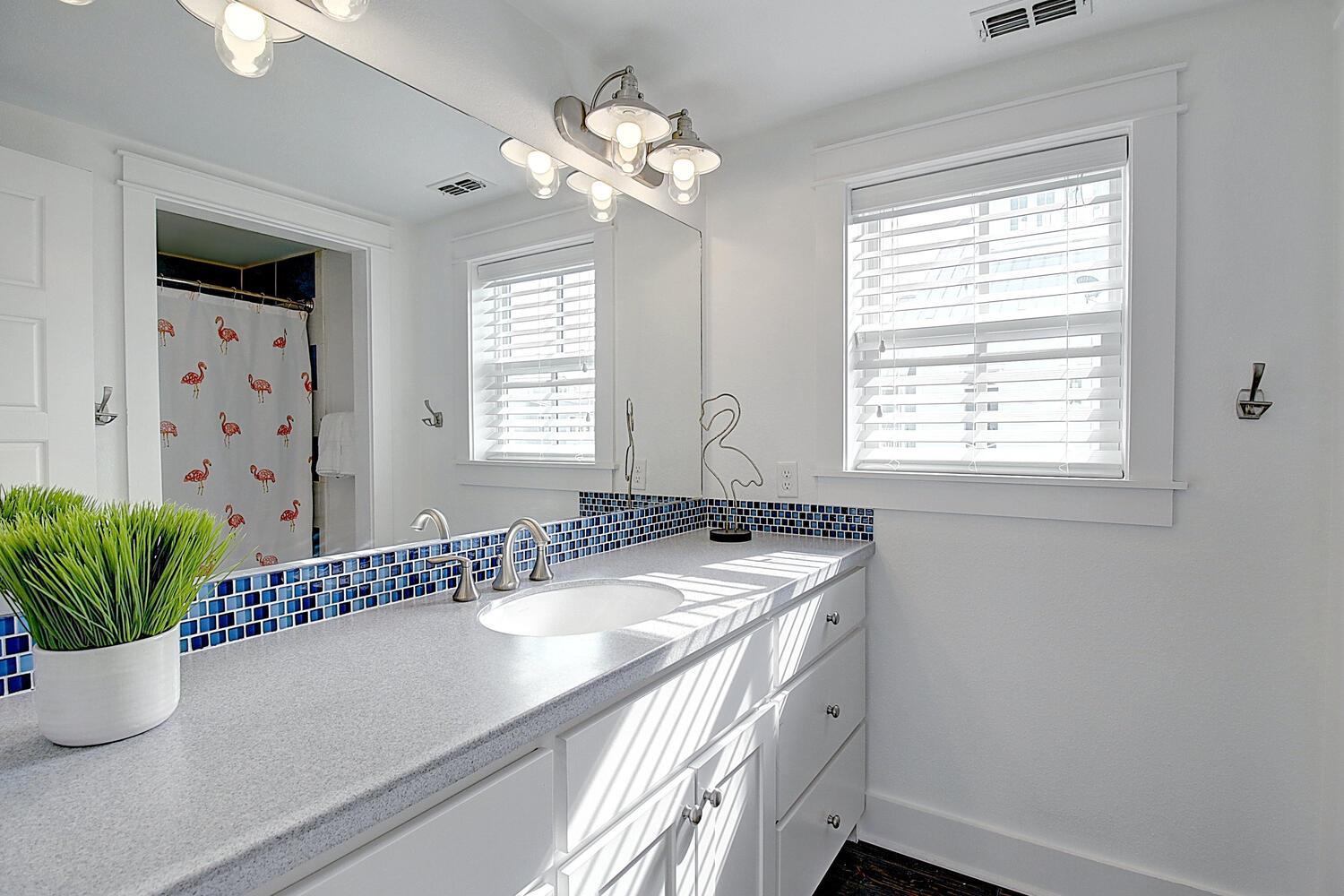 2nd Floor, Shared Bathroom