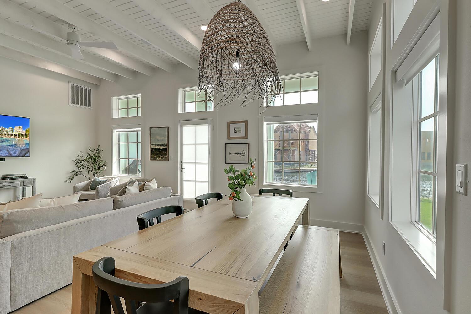 1st Floor Dining Area