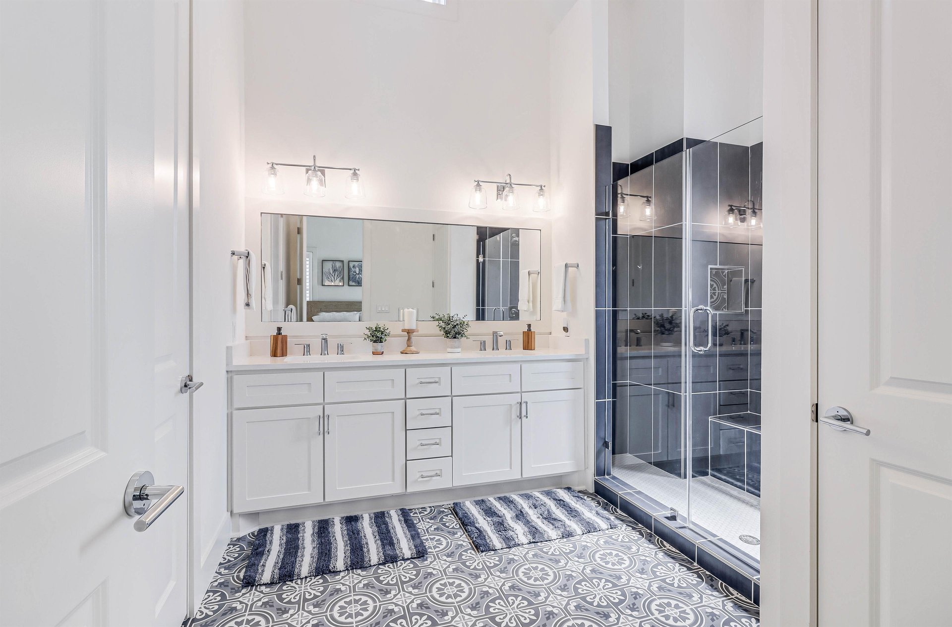 Primary King Bathroom, 2nd Floor