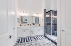 Primary King Bathroom, 2nd Floor