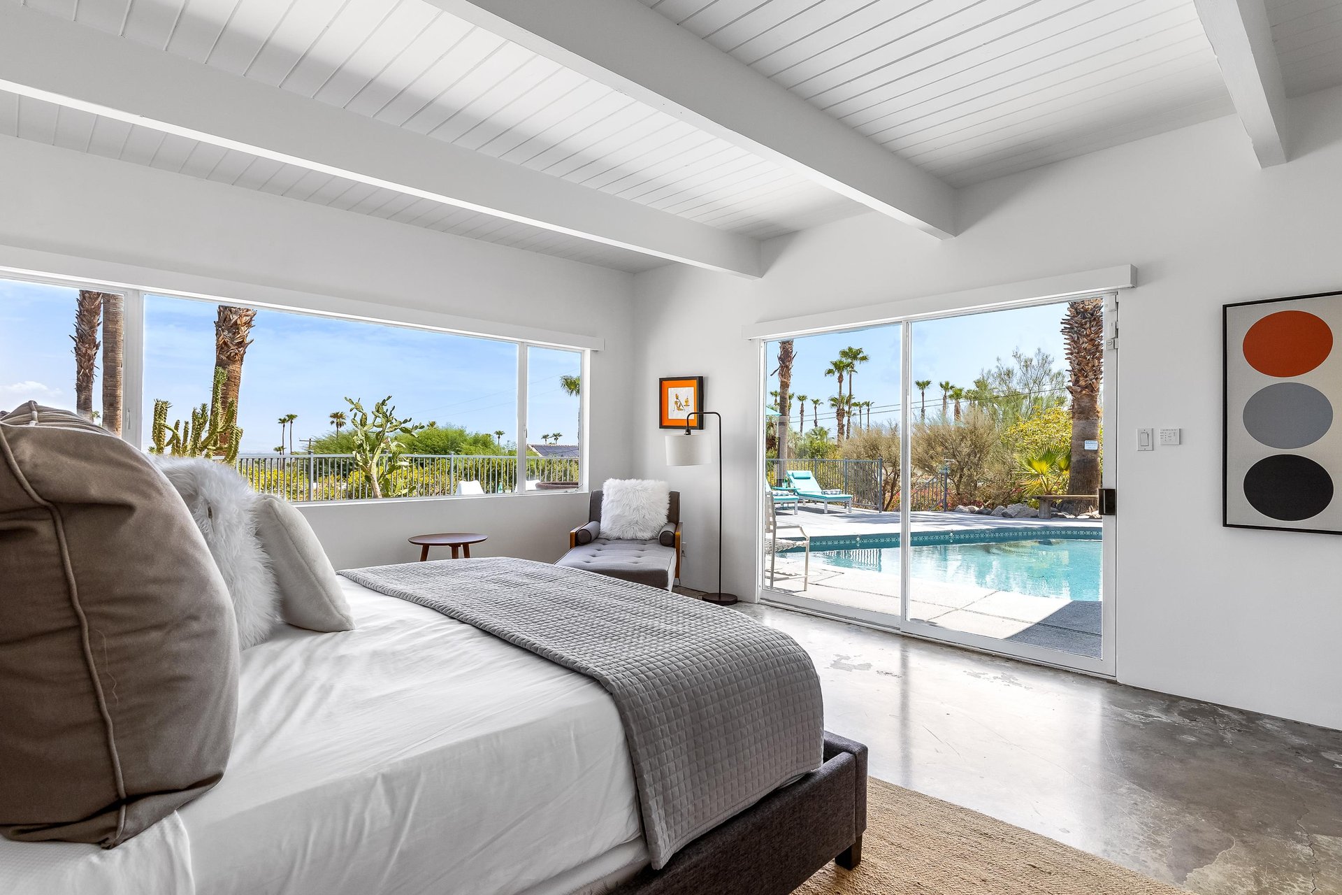 Amazing views of the pool