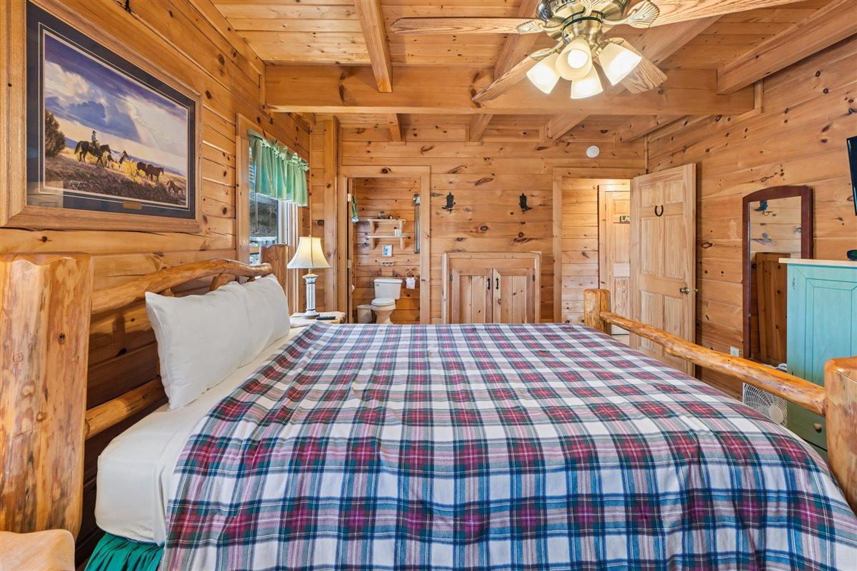 43Primary Bedroom