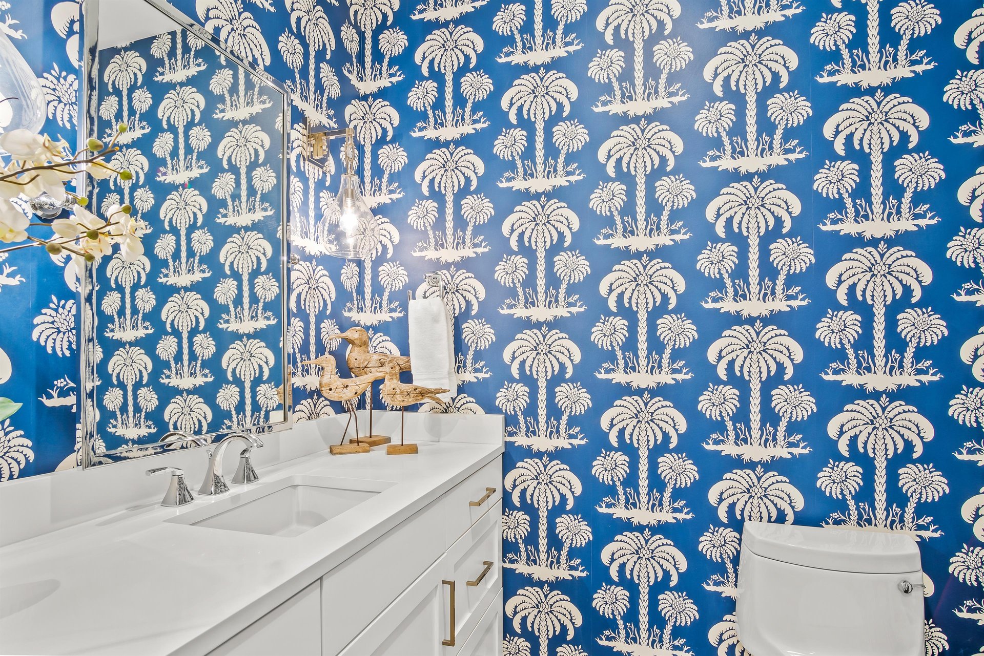 Powder Room, 1st Floor