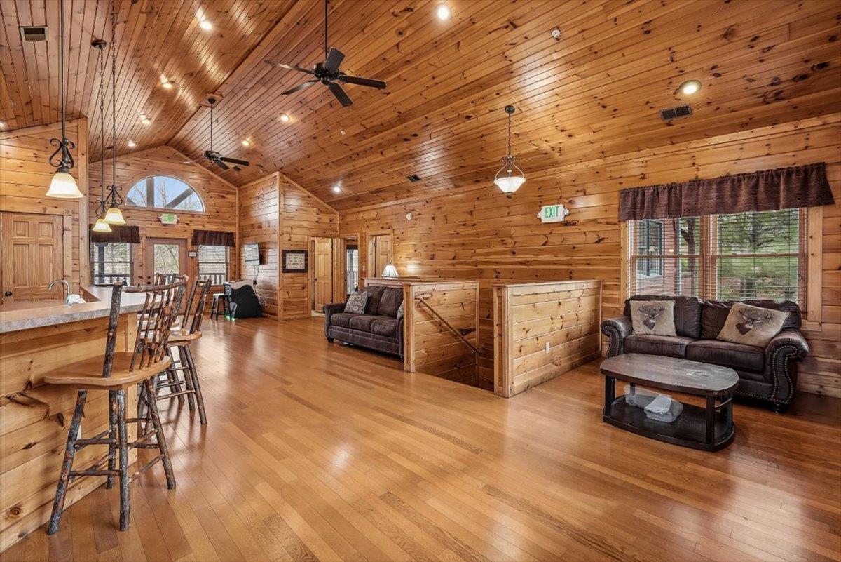 048Family Room
