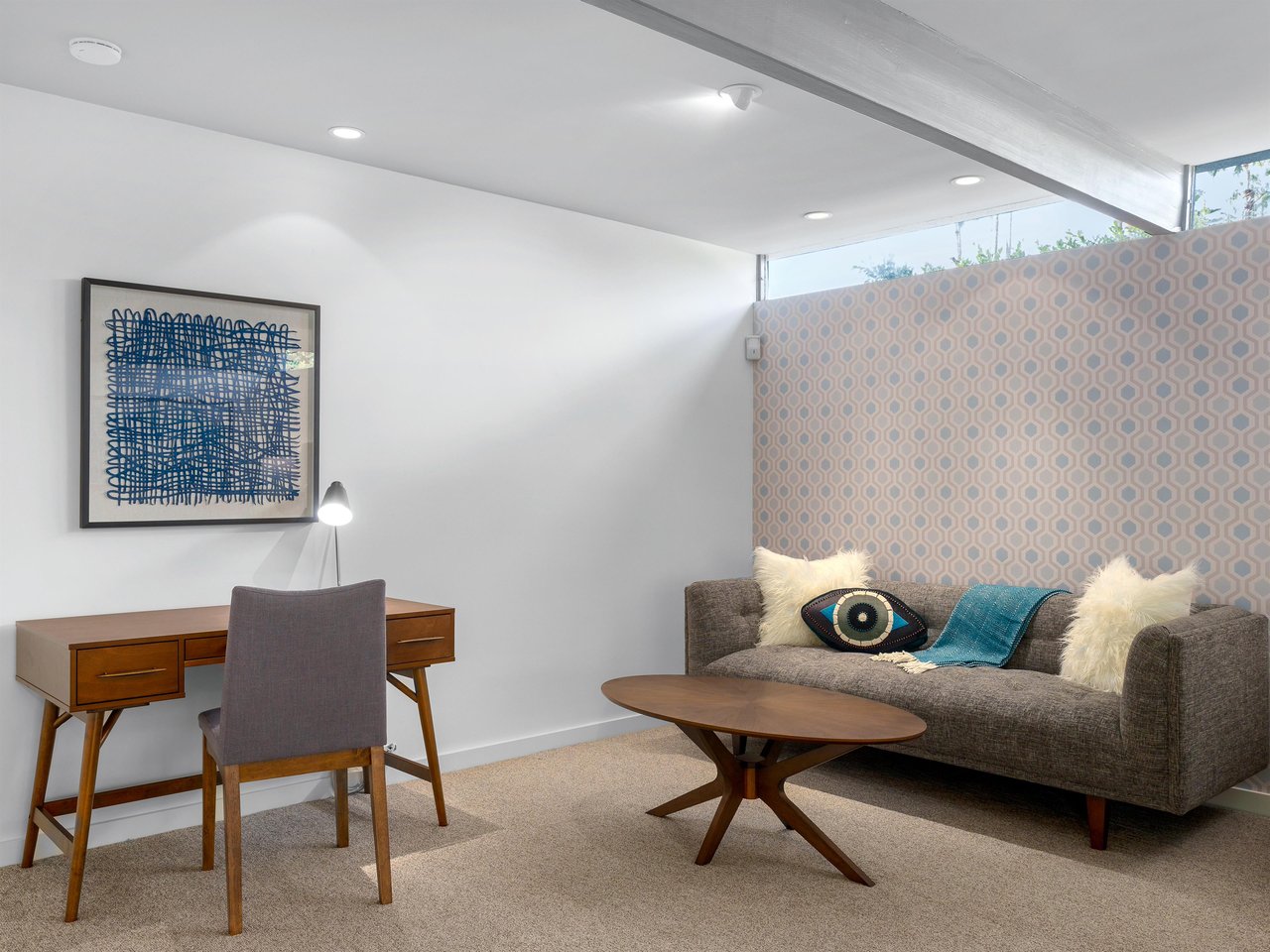 Desk for remote working