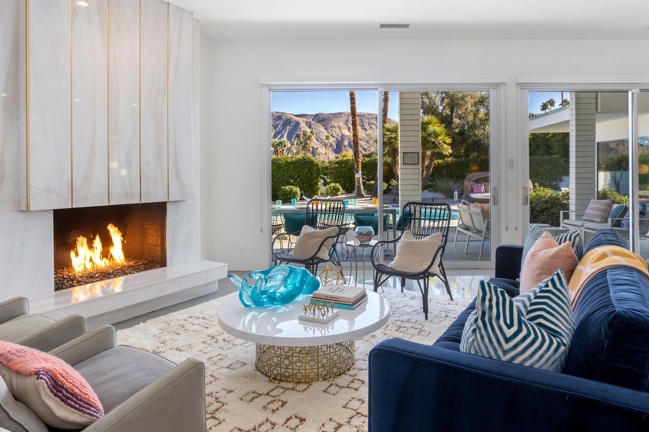 Walls of glass  blur the lines between indoor and outdoor living