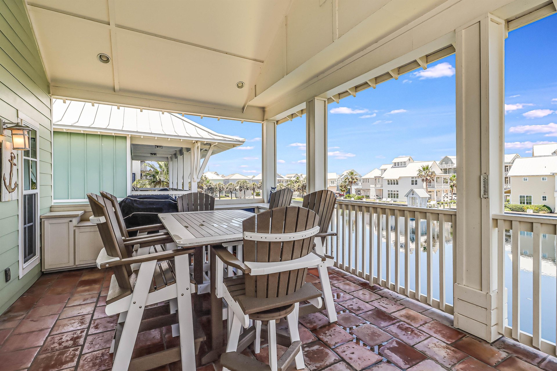 Outdoor Dining Area, 2nd Floor