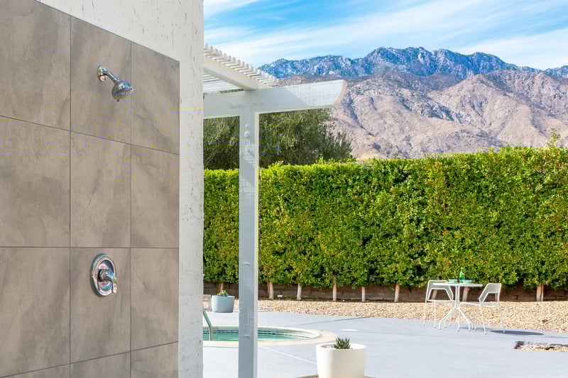 Outdoor Shower at Lenas Hideaway