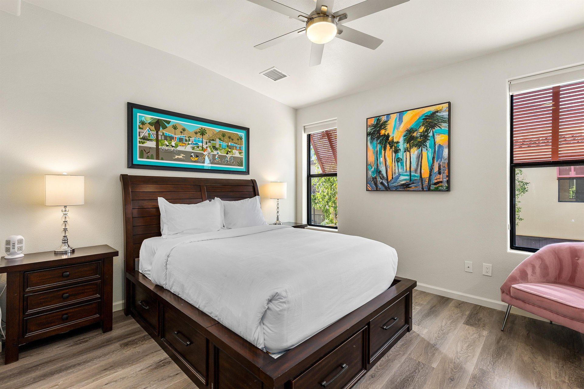 Relaxing guest room